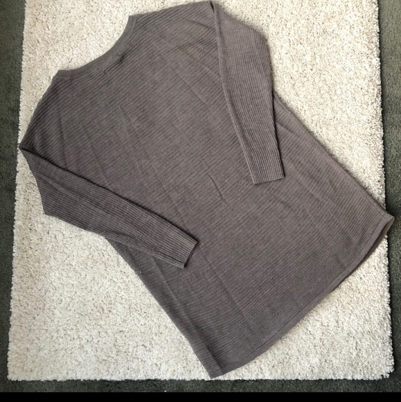 Tahari Merino Wool Sweater - Picture 6 of 12